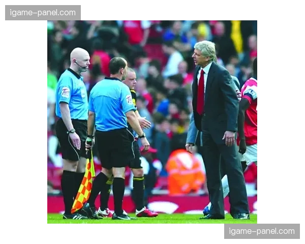 酋长球场终场哨响，阿森纳球迷沉默目送球队失利